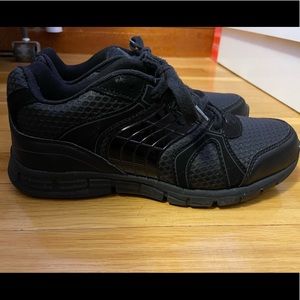 Women’s Safetrax Slip Resistant Shoes Size 7.5